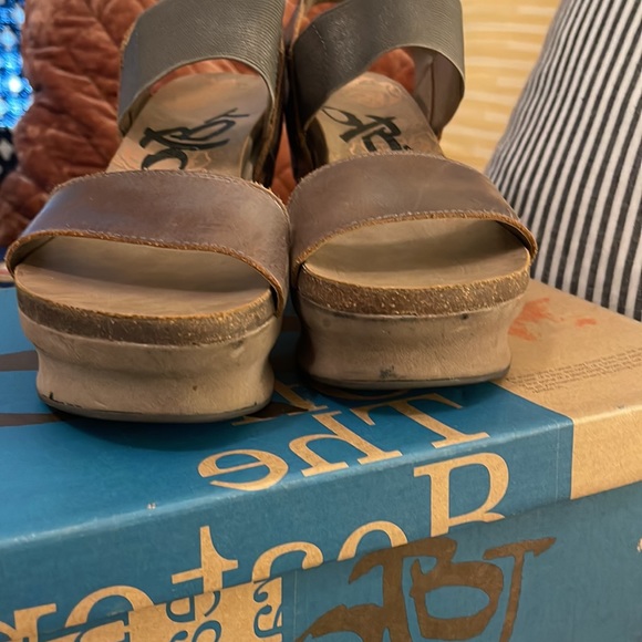 OTBT Bushnell Wedges Sz 10 in Pewter - Picture 7 of 9